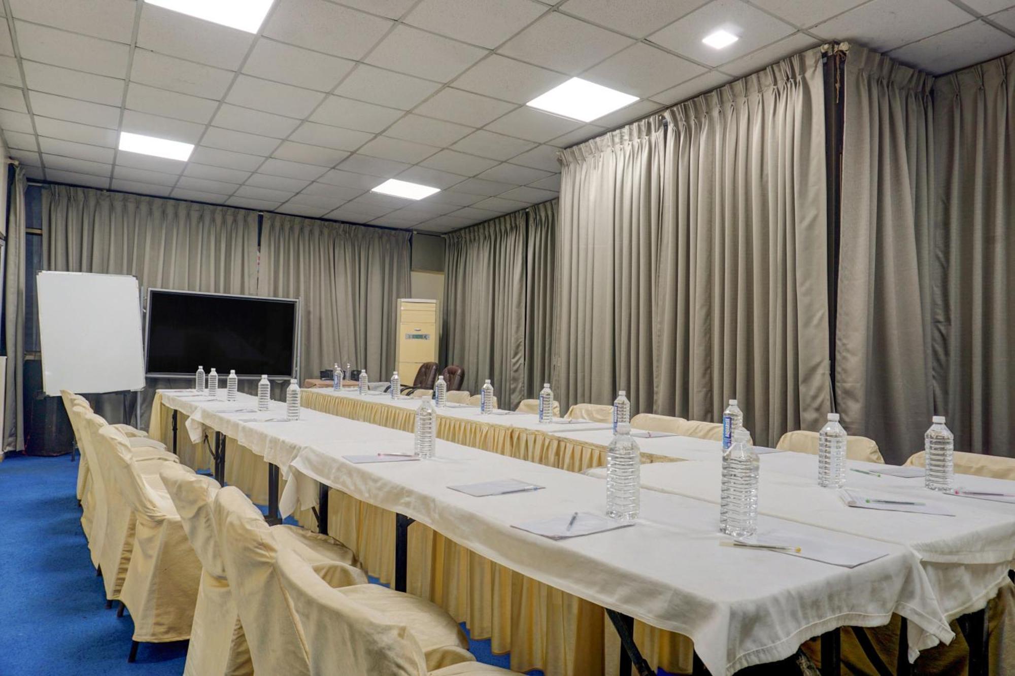 Townhouse Oak Orchard Hotel Pune Exterior foto